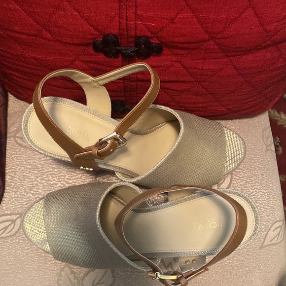 Metallic canvas wedges by Michael Kors! - Picture 3 of 10